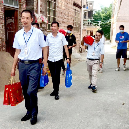 濃濃中秋情，慰問(wèn)暖人心---中秋節(jié)走訪(fǎng)送溫暖活動(dòng)