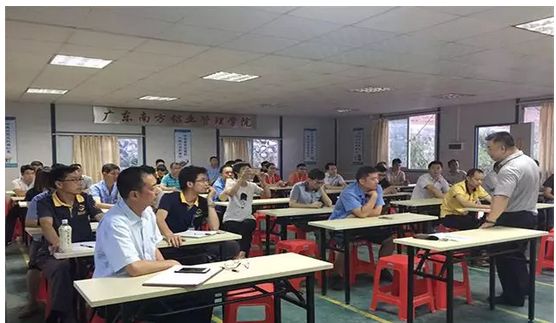 南方鋁業(yè)丨讓夢想飛揚，奮斗是青春最亮麗的底色